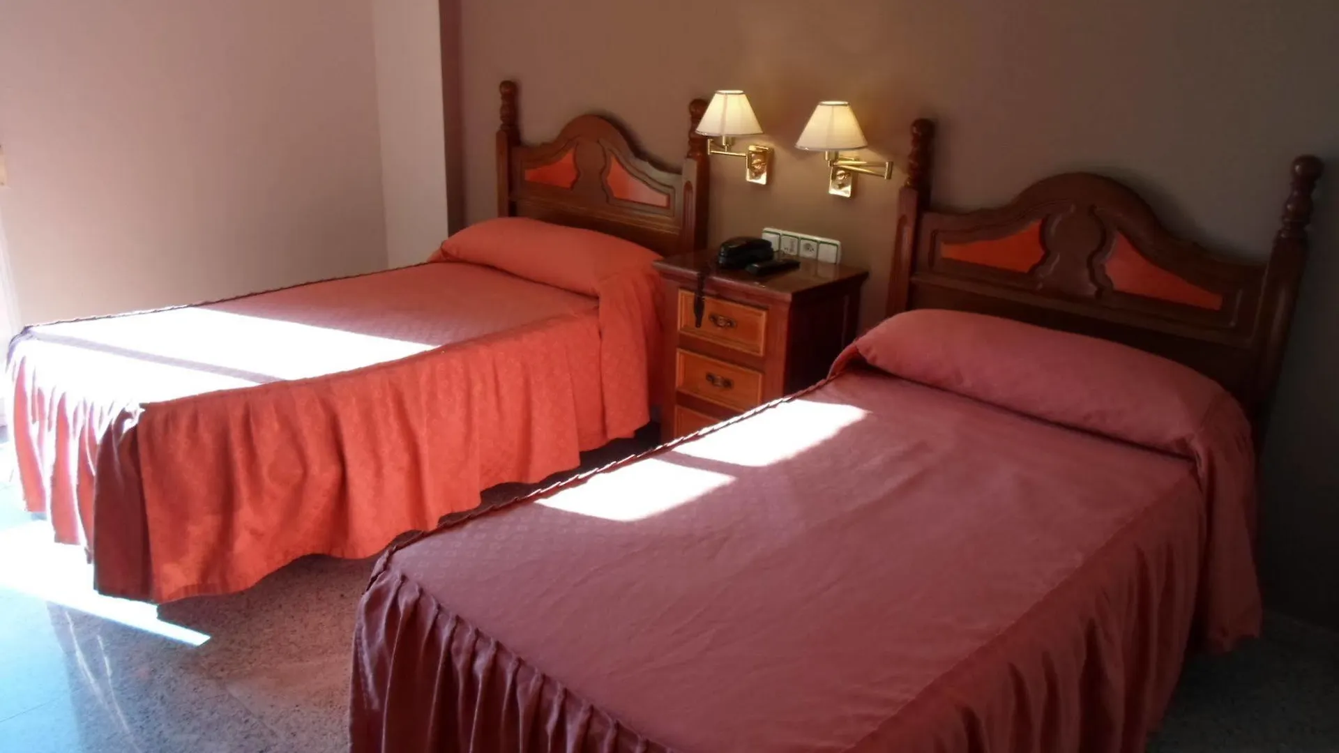 Hotel El Doncel Atarfe 2*,